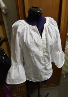 chemisier à manches volantes